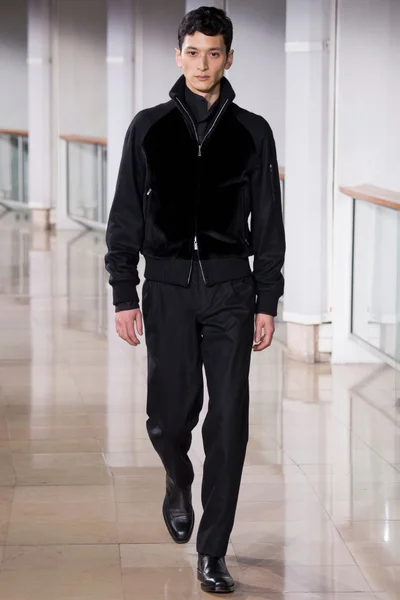 Look 37